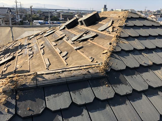 屋根の葺き替えの内容